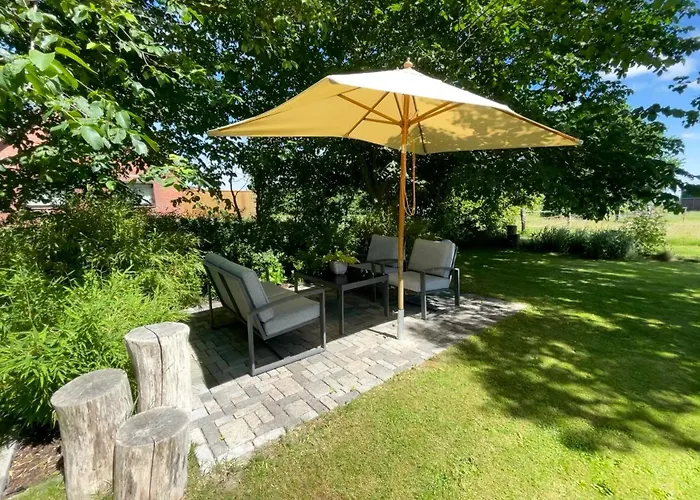 Reetkate Am Deich Holiday home *