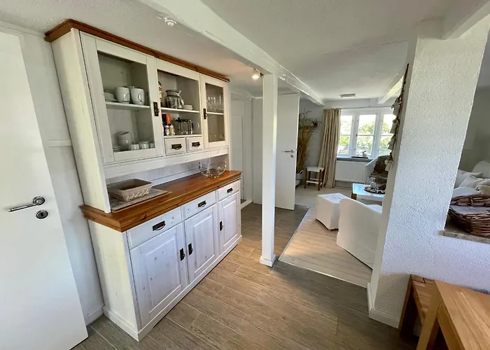 Reetkate Am Deich Holiday home Stinteck